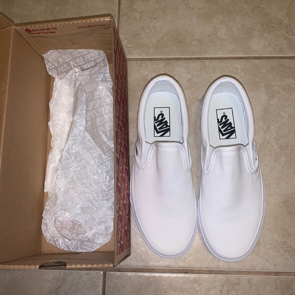 🌟SOLD - BRAND NEW SLIP-ON WHITE VANS IN BOX🌟 - Picture 1 of 7
